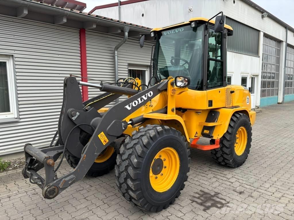 Volvo Radlader L30G Gumikerekes homlokrakodók