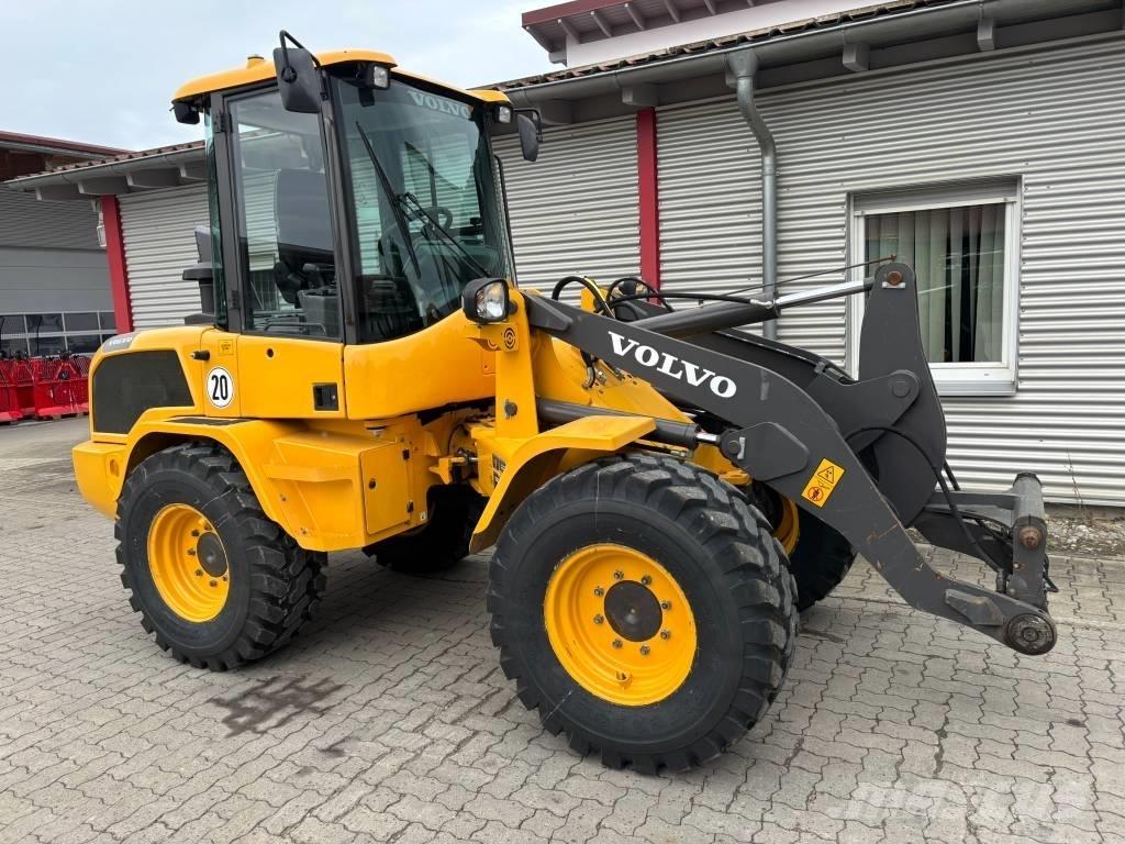 Volvo Radlader L30G Gumikerekes homlokrakodók