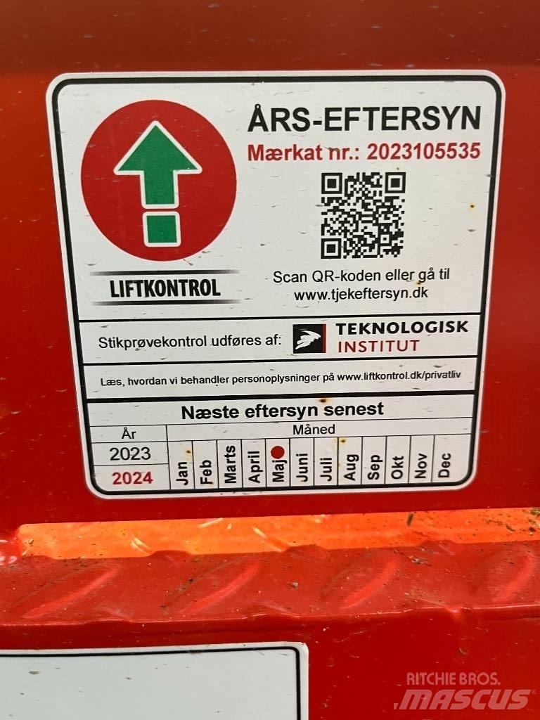 SkyJack SJ 6832 RTE Ollós emelők