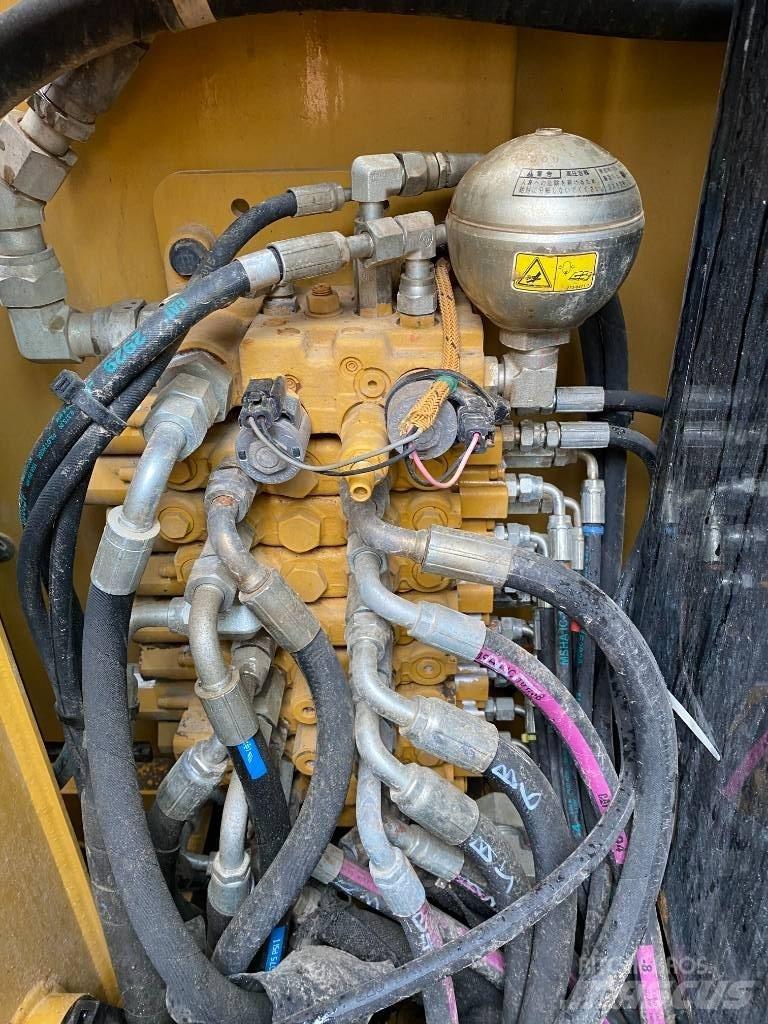 CAT 305.5 Lánctalpas kotrók