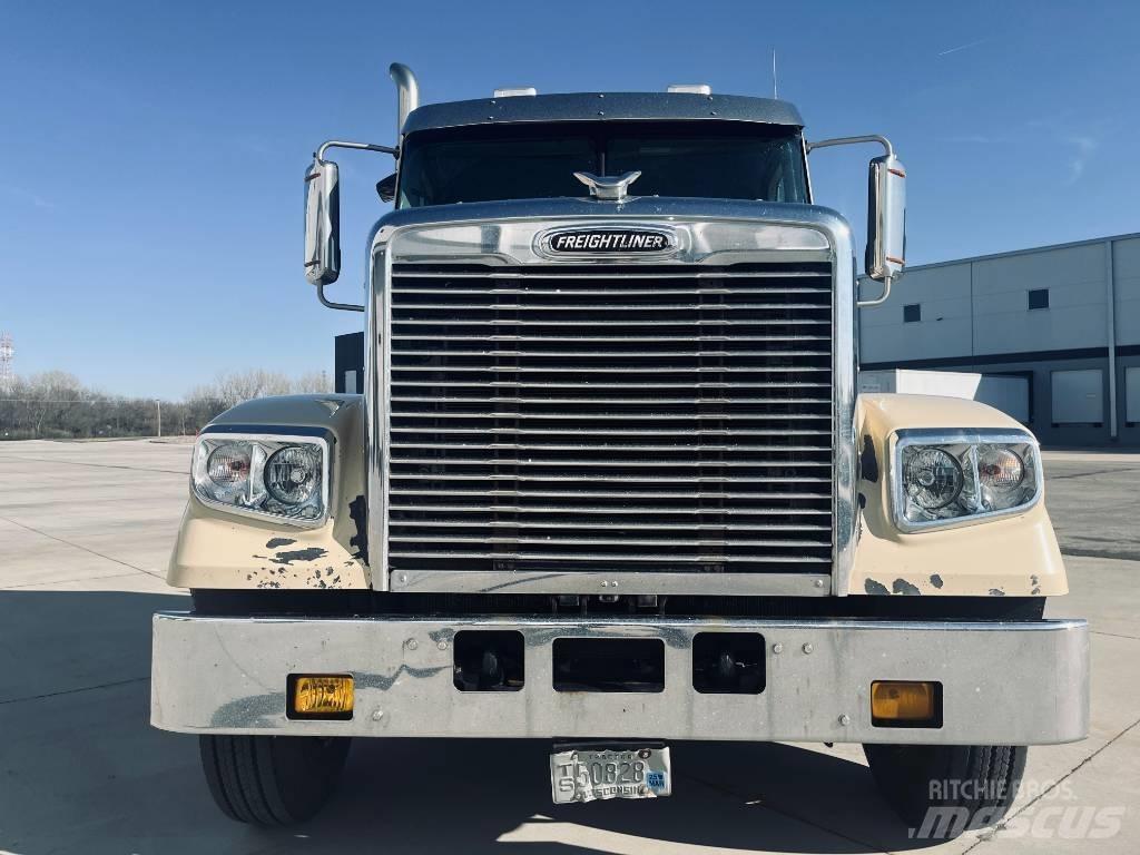 Freightliner 122 SD Nyergesvontatók