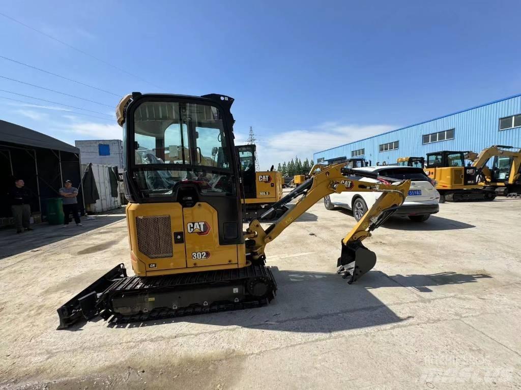CAT 302 Mini kotrók < 7t