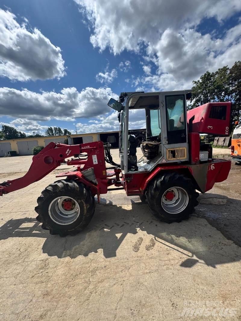 Weidemann 3006 Gumikerekes homlokrakodók