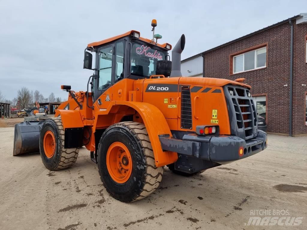 Doosan DL 200-3 Gumikerekes homlokrakodók