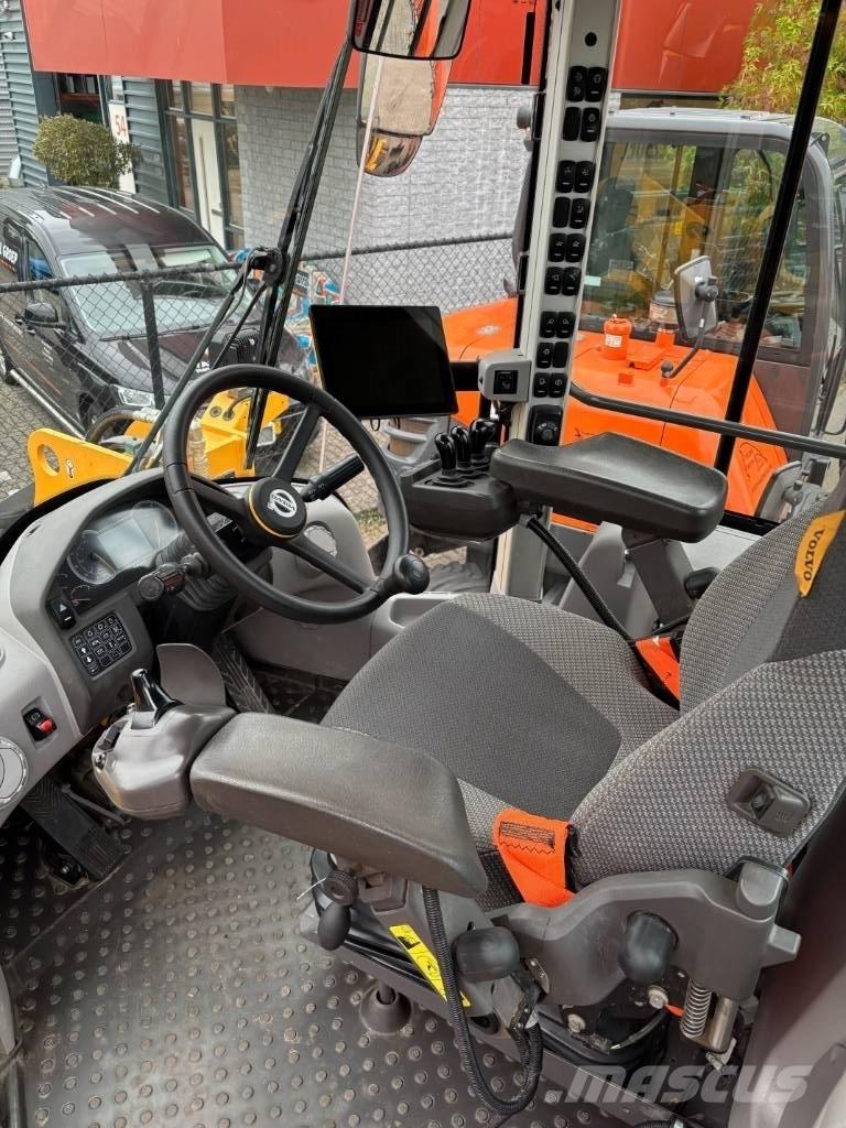 Volvo L 120 H Gumikerekes homlokrakodók