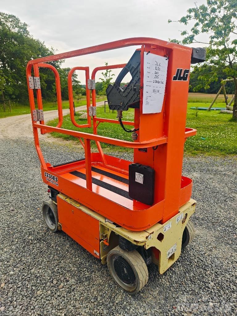 JLG 1230 ES Személyemelők