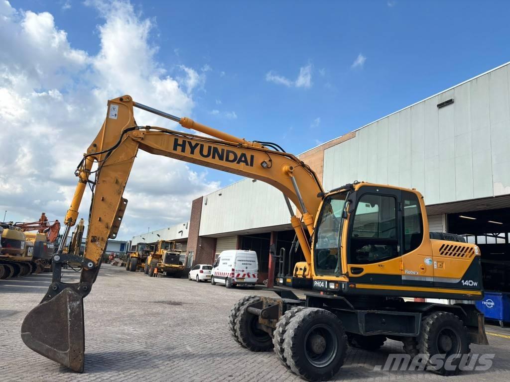 Hyundai 140W-9 Gumikerekes kotrók