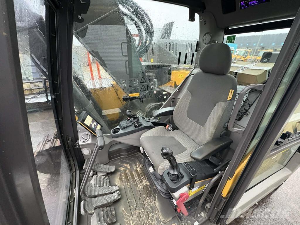 Volvo ECR235EL Speciális kotrók