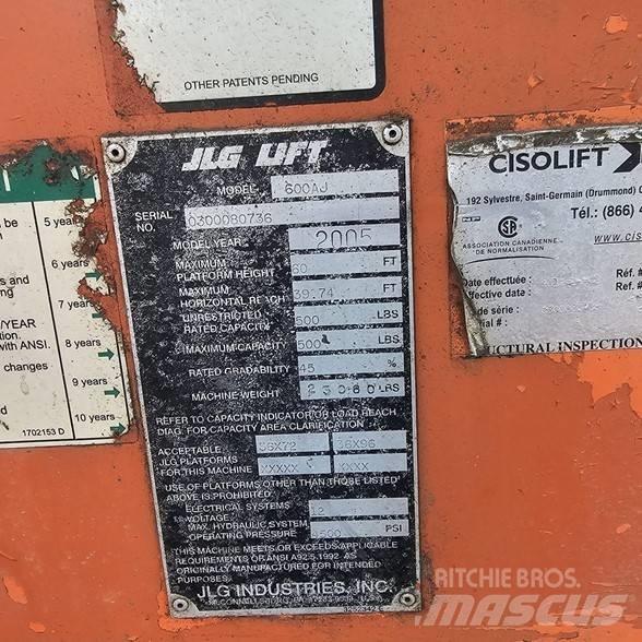 JLG 600AJ Karos emelők