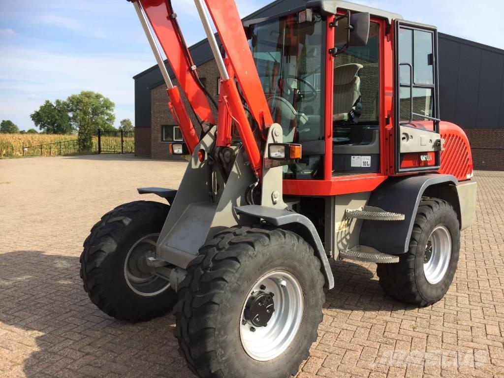 Terex TL 100 Gumikerekes homlokrakodók