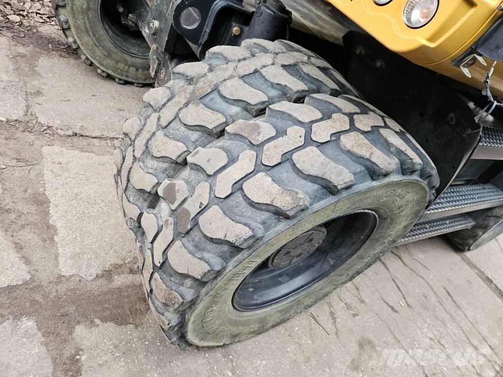 CAT m 314 F Gumikerekes kotrók