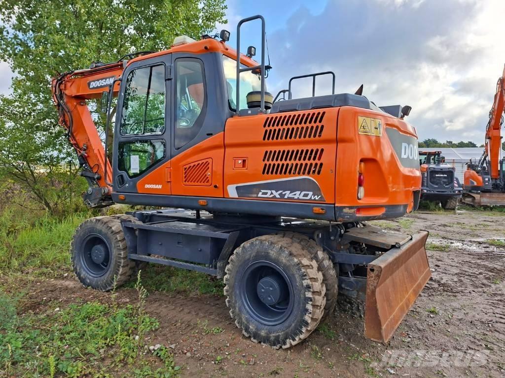 Doosan DX140W-5 Gumikerekes kotrók
