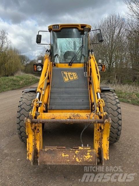JCB 411 B Gumikerekes homlokrakodók