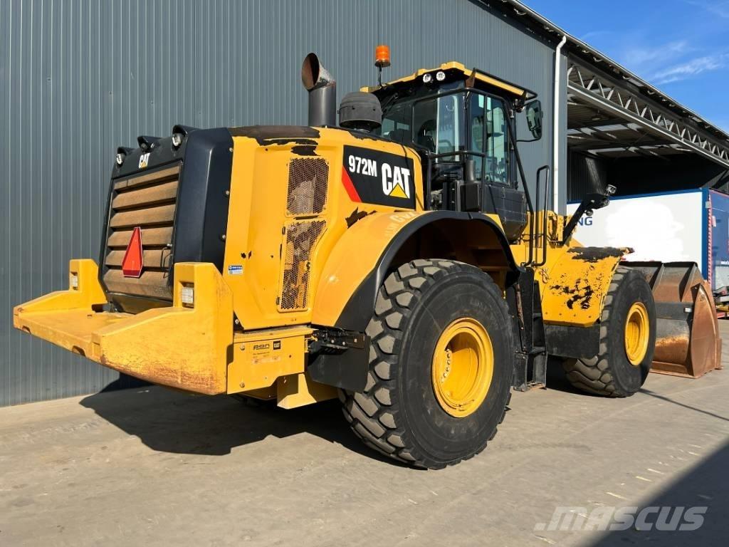 CAT 972M Gumikerekes homlokrakodók
