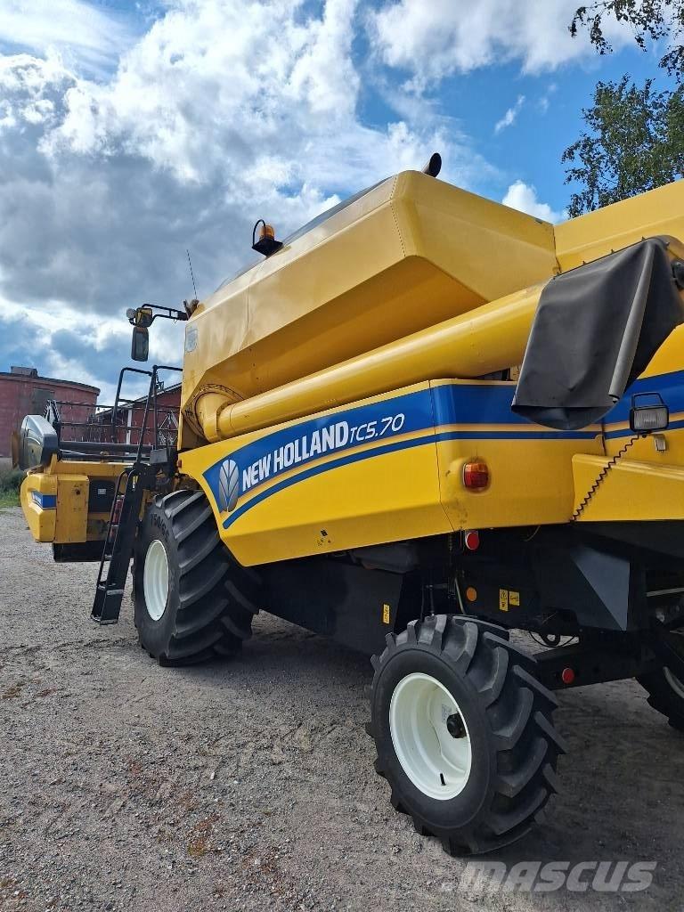 New Holland TC 5.70 Kombájnok