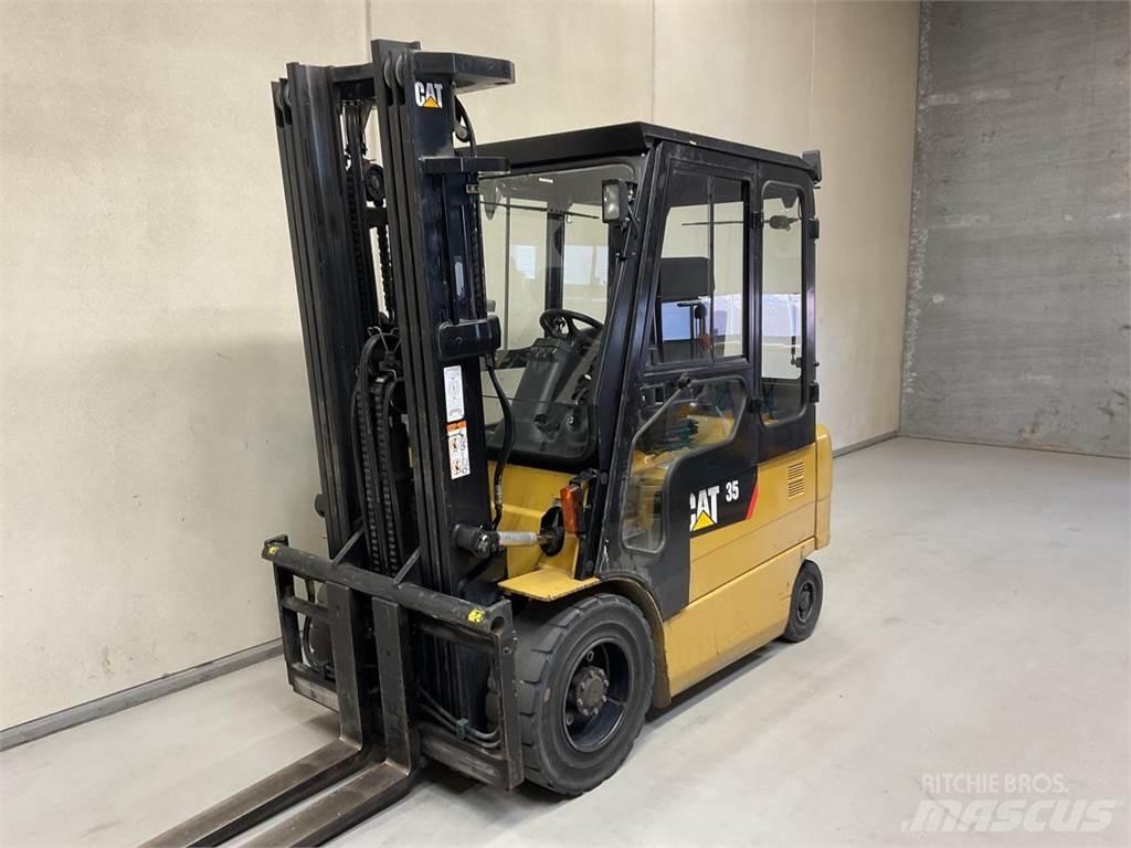 CAT EP35K-PAC Elektromos targoncák