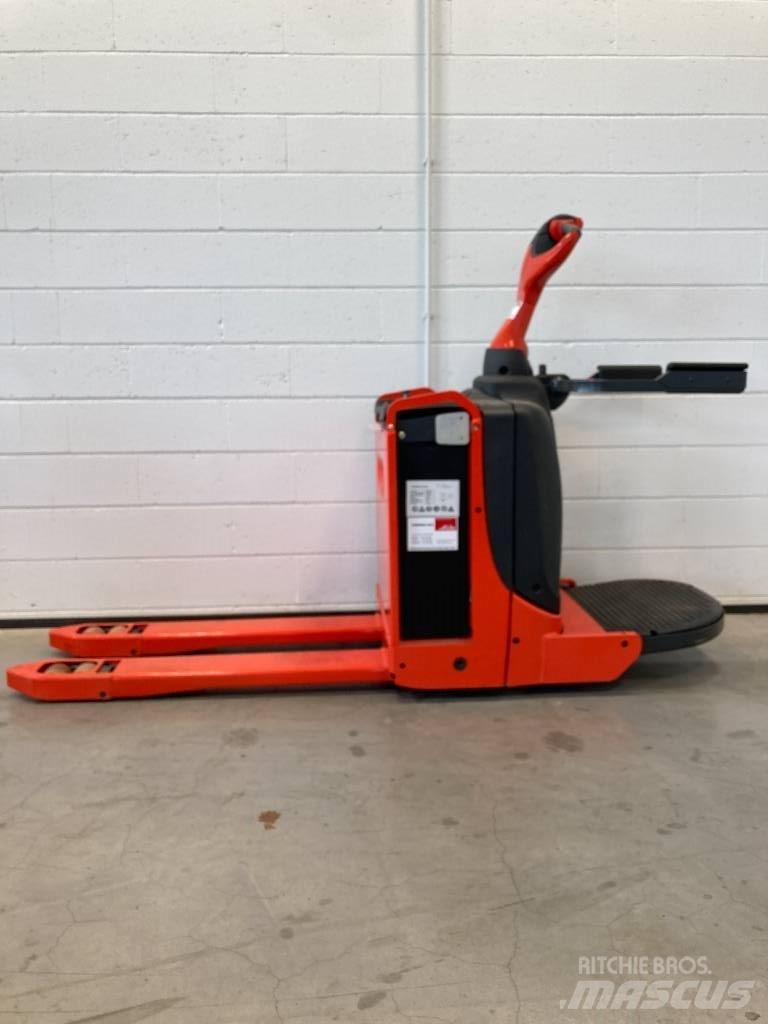Linde T16P/1151-02 Vezetőállásos alacsony emelőkocsi