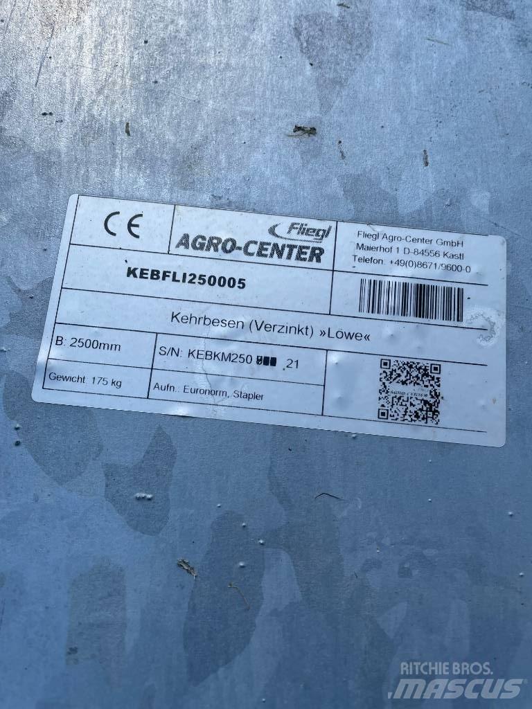 Fliegl Zamiatarka Egyéb mezőgazdasági gépek