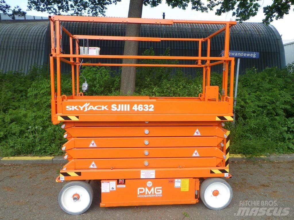 SkyJack SJ4632 Ollós emelők