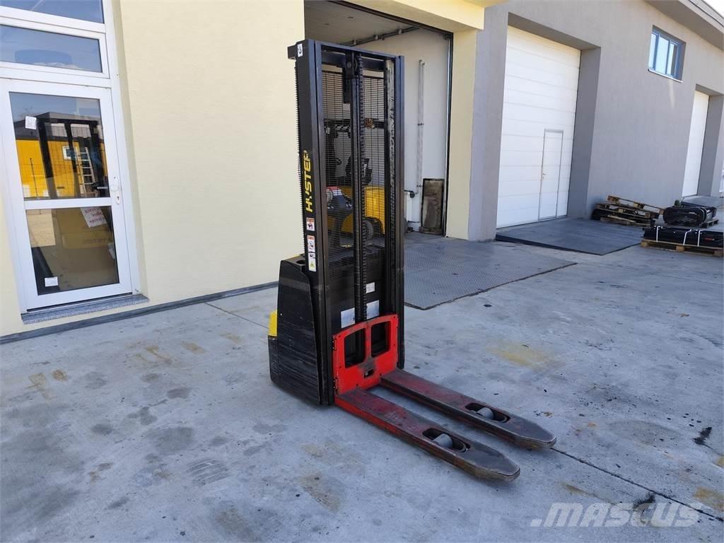 Hyster S1.0E Elektromos gyalogkíséretű targoncák