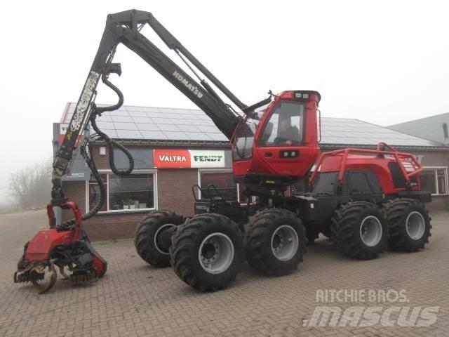 Komatsu 931 xc.2 Betakarítók