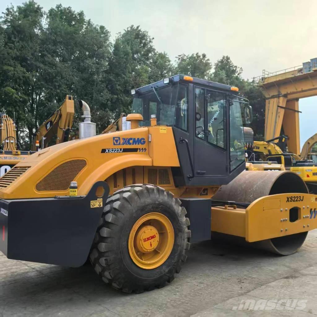 XCMG XS 223 J Egydobos hengerek