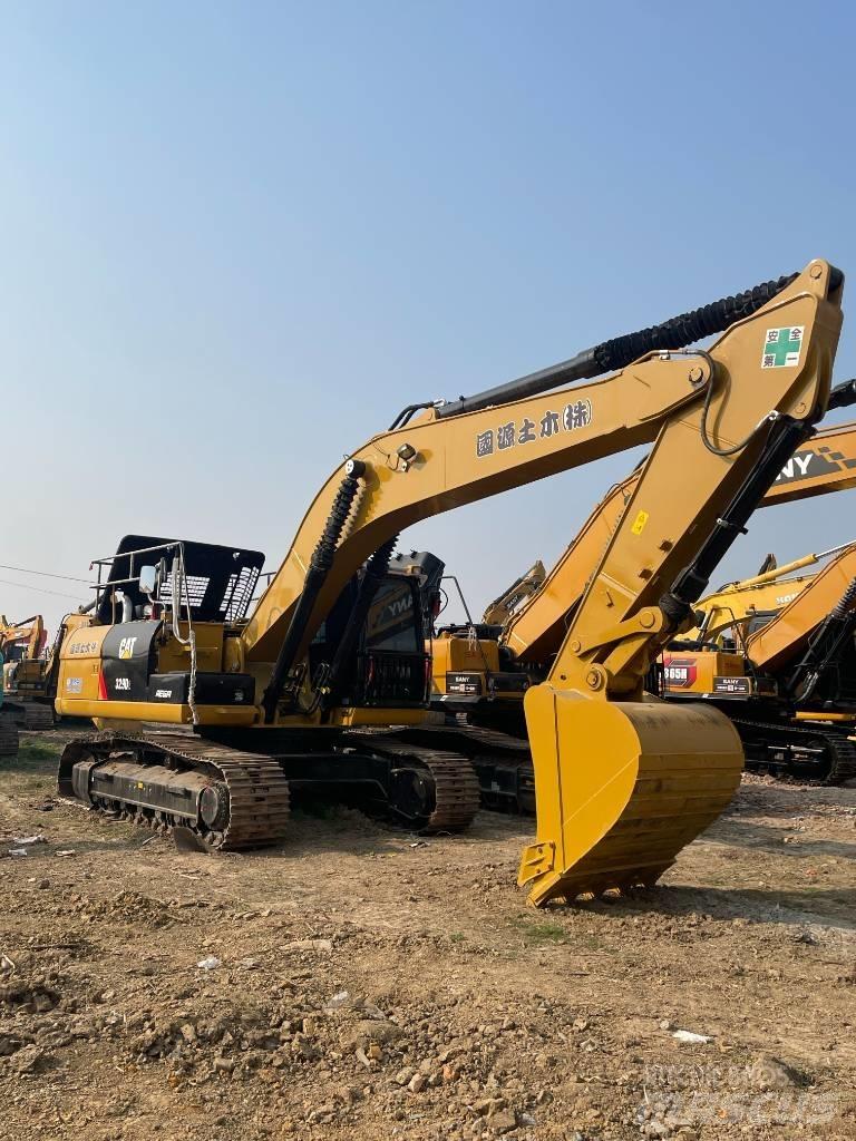 CAT 329D2 Közepes (midi) kotrók 7 t - 12 t