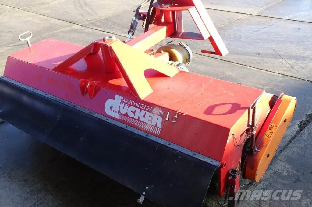 Dücker Veegmachine Utcaseprő teherautók