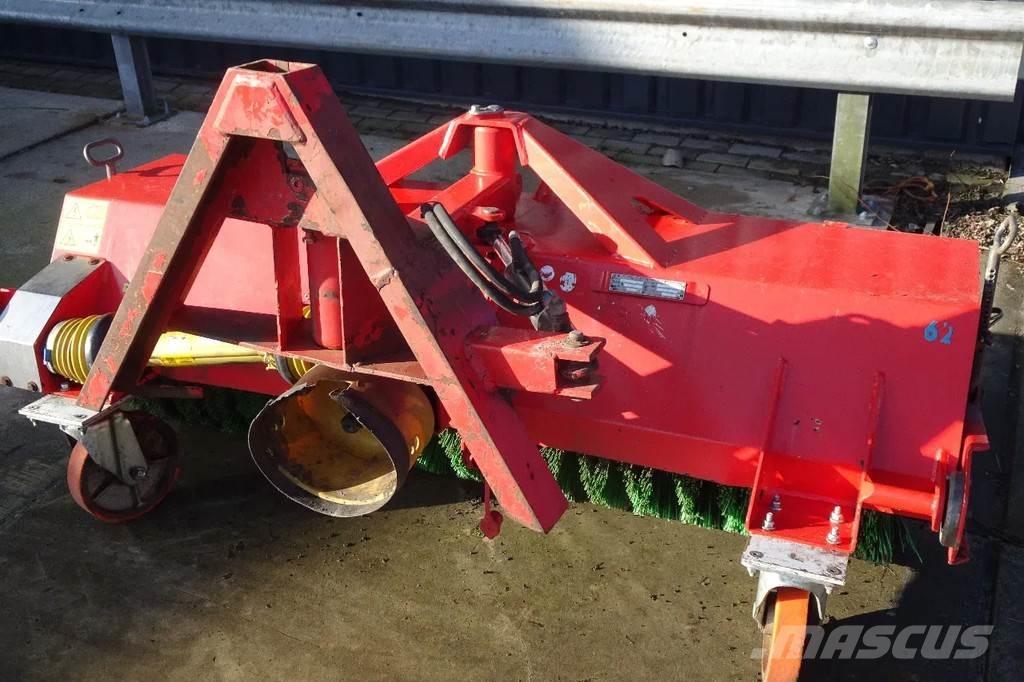 Dücker Veegmachine Utcaseprő teherautók