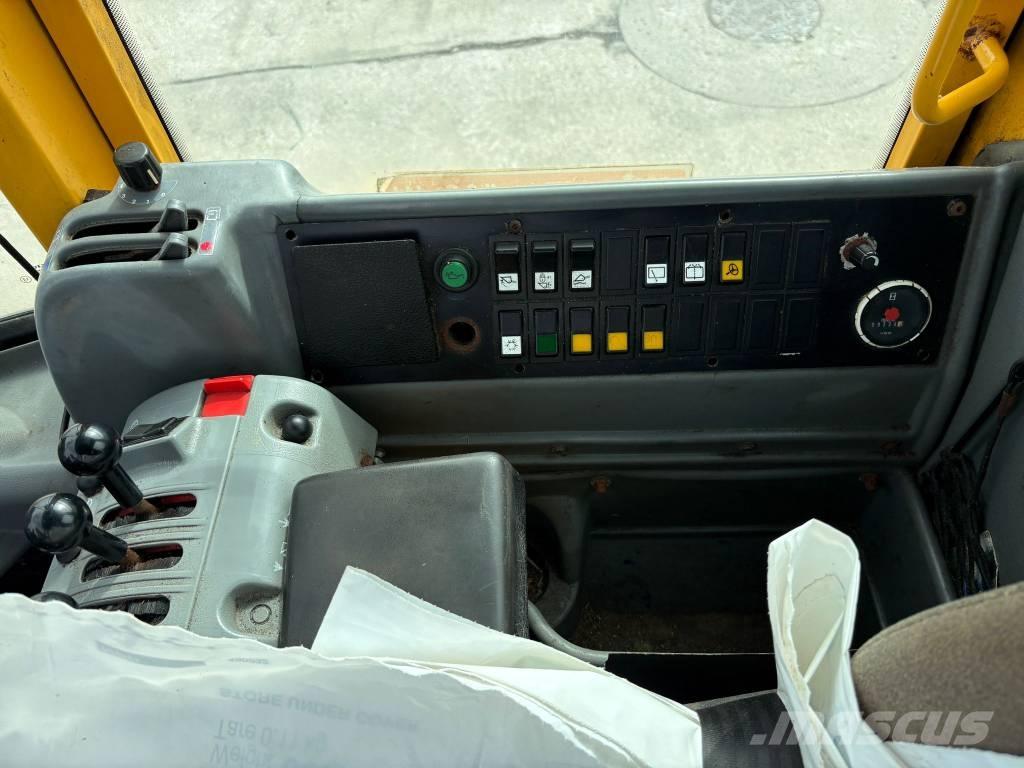 Volvo L110E Gumikerekes homlokrakodók