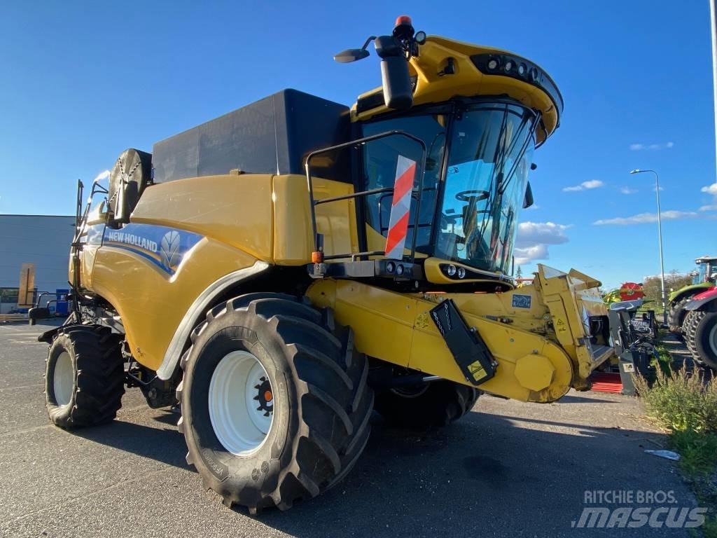 New Holland CX 8.90 Kombájnok