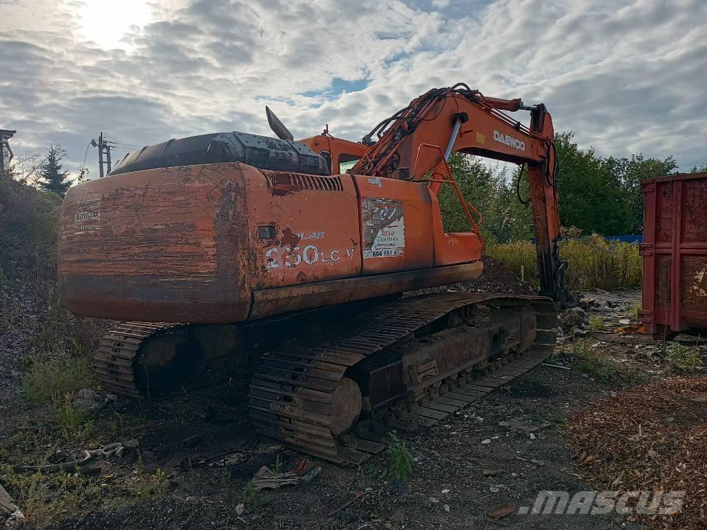 Daewoo S-250 LC-V Lánctalpas kotrók