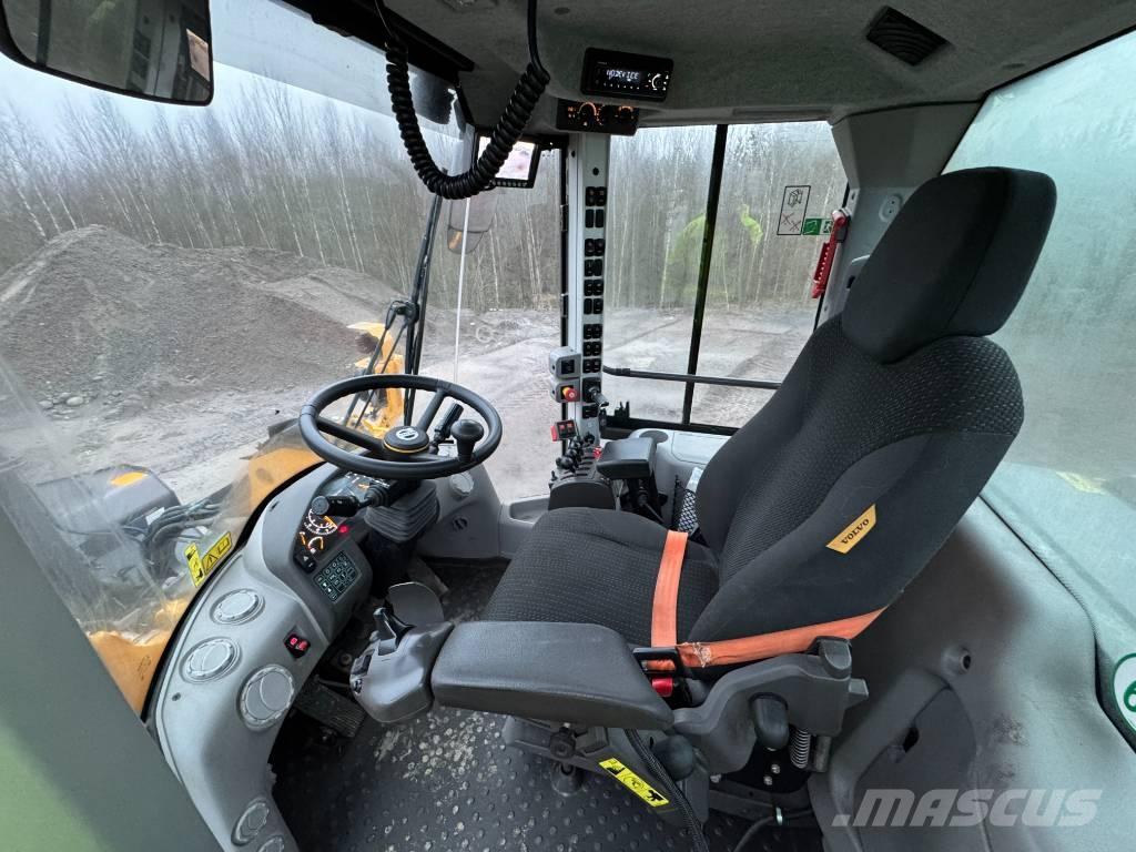 Volvo L 90 H Gumikerekes homlokrakodók