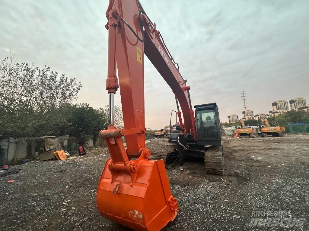 Hitachi ZX 200 Lánctalpas kotrók
