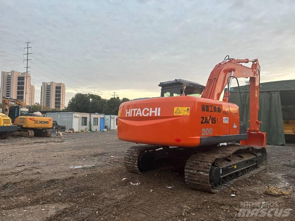 Hitachi ZX 200 Lánctalpas kotrók
