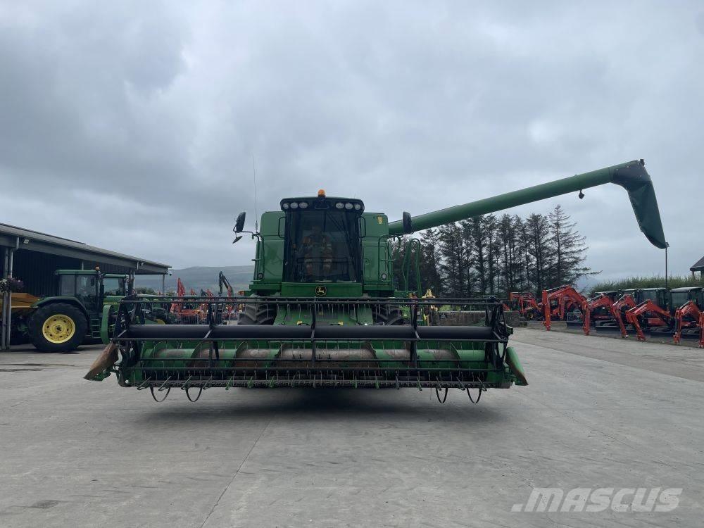 John Deere T 550 Kombájnok