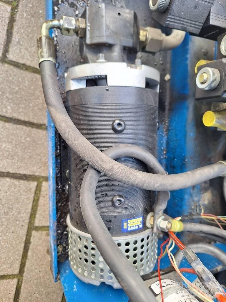 UpRight X32N Ollós emelők