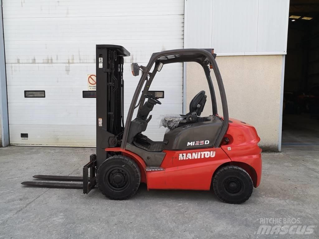 Manitou MI25D Gázüzemű targoncák