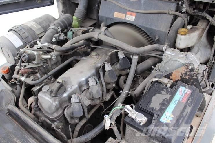 Nissan DX25LPG Gázüzemű targoncák