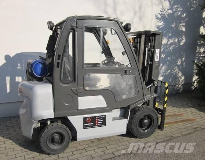 Nissan DX25LPG Gázüzemű targoncák