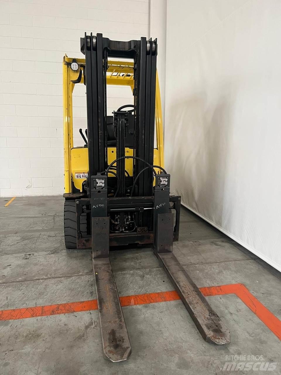 Hyster J3.0XN Elektromos targoncák