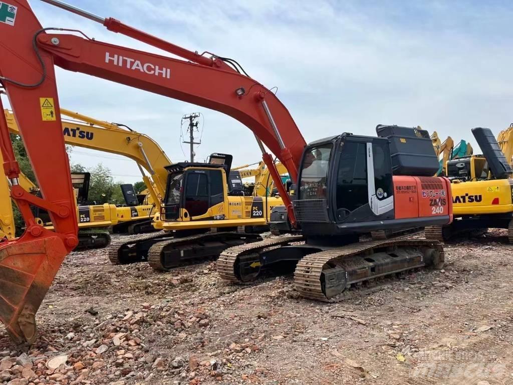 Hitachi ZX 240-3 Lánctalpas kotrók