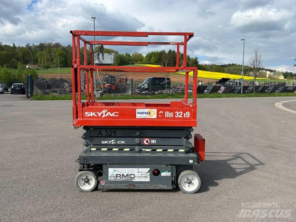 SkyJack SJ III 3219 Ollós emelők