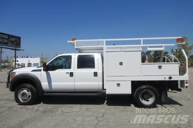 Ford F 550 Platós / Ponyvás teherautók