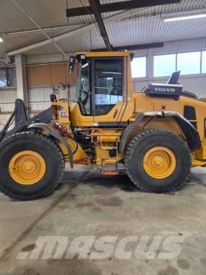 Volvo L 90 H Gumikerekes homlokrakodók