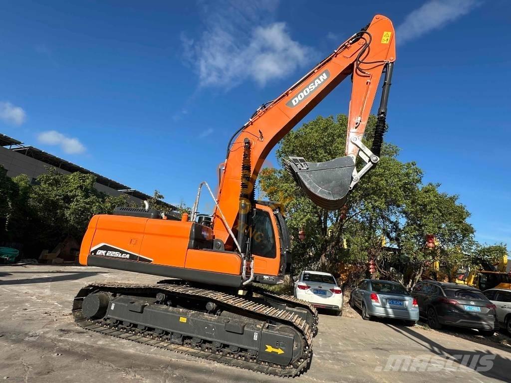 Doosan DX 225 LCA Lánctalpas kotrók