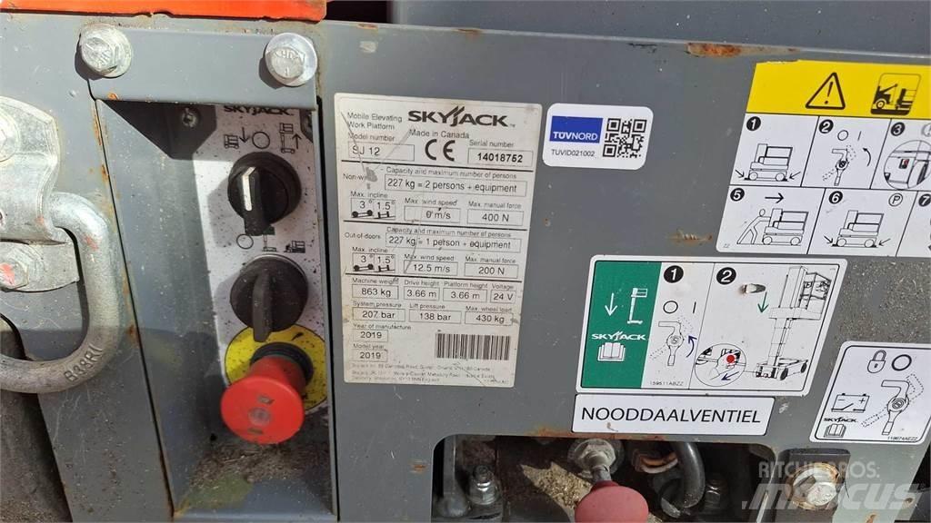 SkyJack SJ12 Egyéb felvonók és állványok