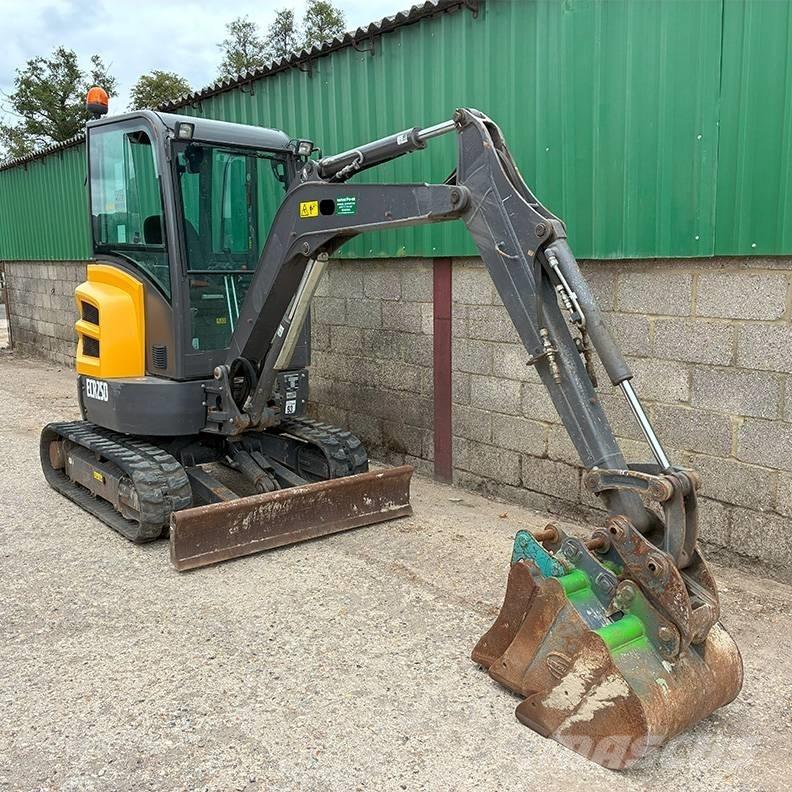 Volvo ECR25D Mini kotrók < 7t