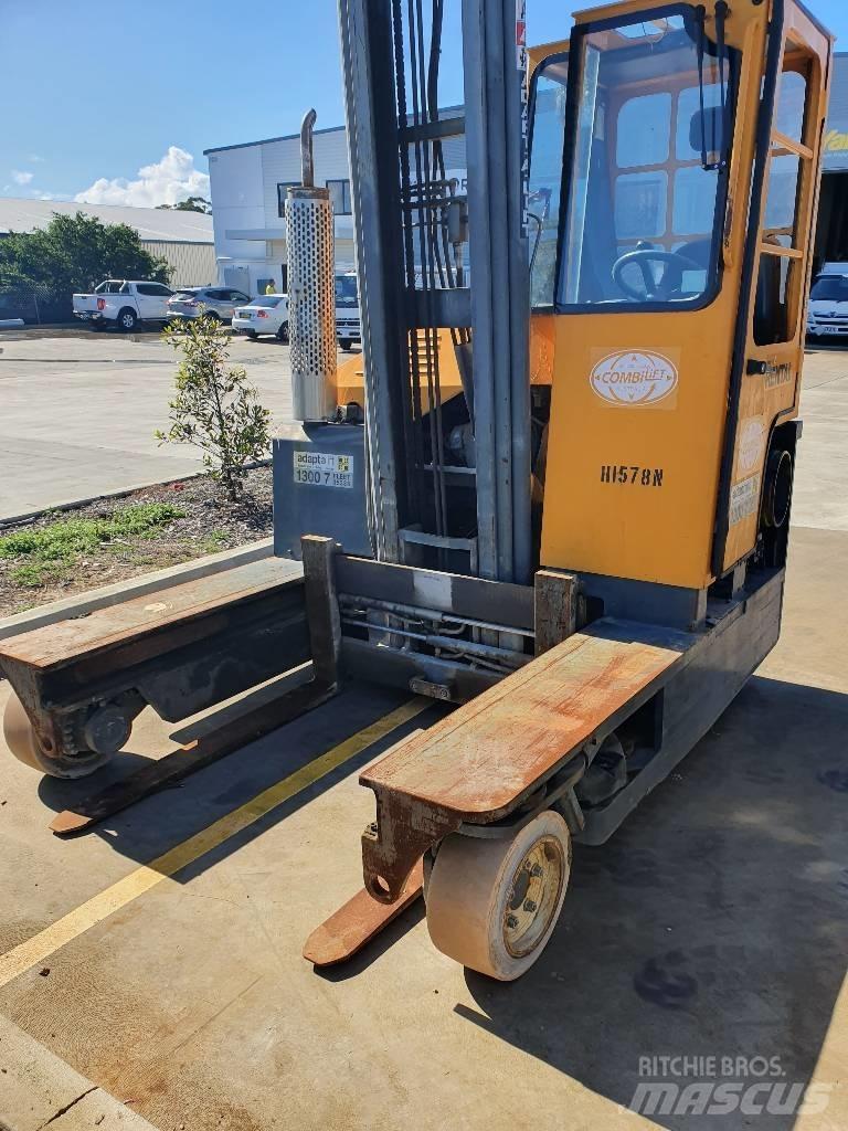 Combilift C3000 Oldalvillás targonca