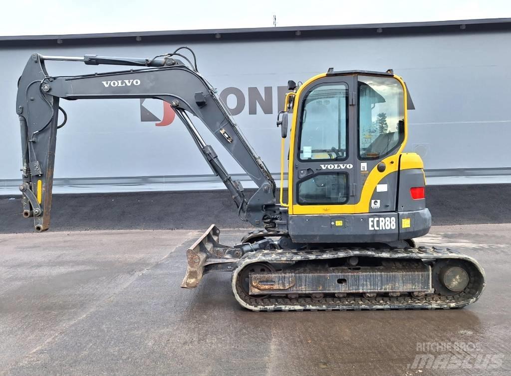 Volvo ECR88 Közepes (midi) kotrók 7 t - 12 t